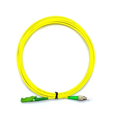 E2000/APC til FC/APC Einhams trefjaplástrasnúra, G.657.A2, LSZH gulur, 3,0 mm, 4m